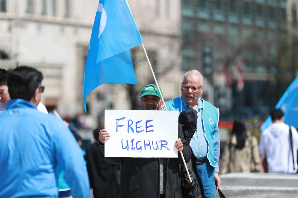 維吾爾人曝露中共用盡各種慘忍手段嚴刑逼供。圖／翻攝自unsplash（示意圖）