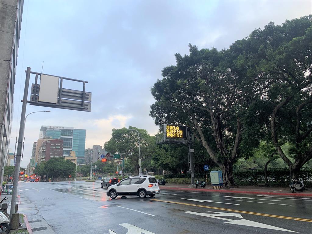 今天東北季風報到，天氣轉涼轉雨。圖／台視新聞