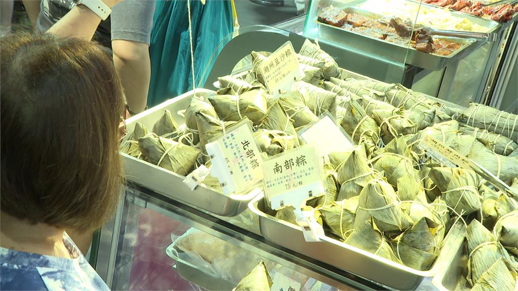 端午節市場湧採買人潮 南.北粽之戰再上演