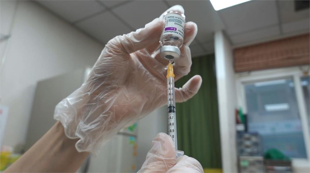竹北市衛生所利用１c.c.的針筒，讓179瓶AZ可以多讓165人施打！圖／台視新聞