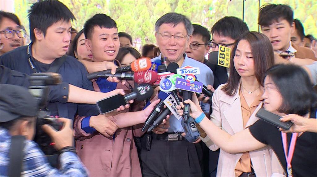 台北市長柯文哲聽聞林國成退黨，大嘆一口氣。圖：台視新聞