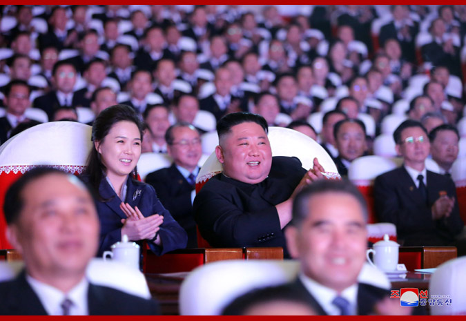 北韓領導人金正恩與夫人李雪主。圖：翻攝自朝鮮中央通訊社