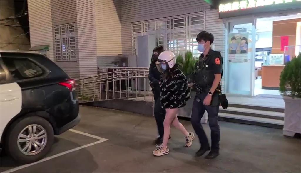 新北地院火警  21歲女等通緝犯丈夫開庭太無聊？ 噴酒精「火燒螞蟻」