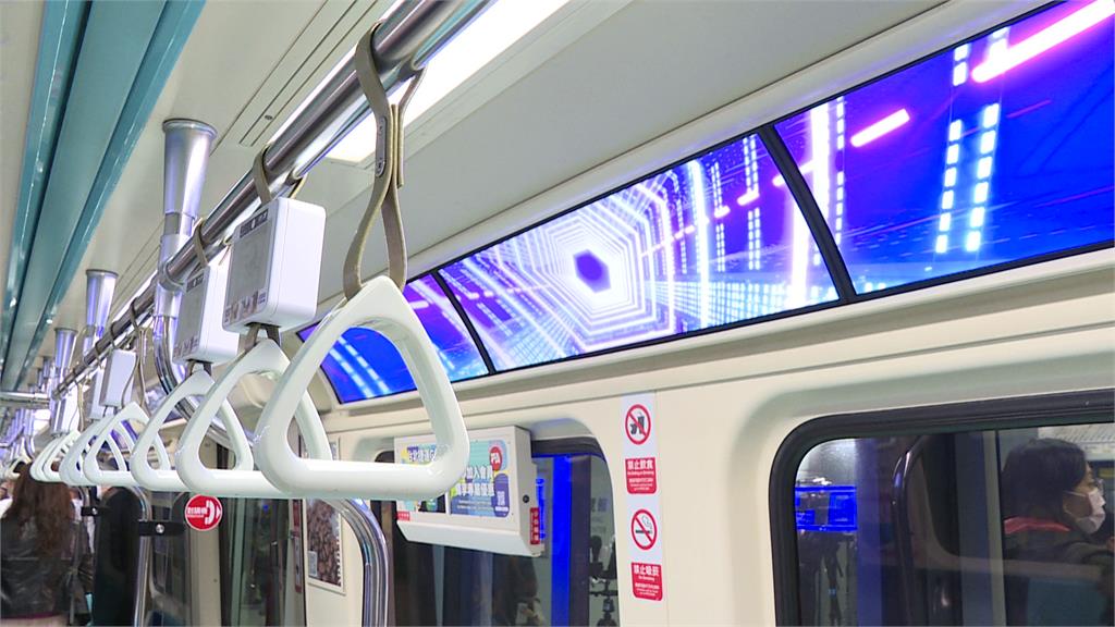 群創攜手台北捷運打造數位廣告彩繪列車。圖／非凡新聞