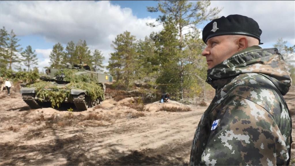 英美在內的四個北約成員在芬蘭舉行聯合軍演。圖／翻攝自AP Direct