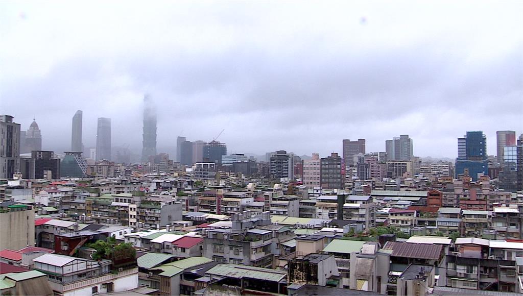 鳳凰颱估明高屏登陸！有望減弱為熱低壓 路徑、型態似「百年冬颱」