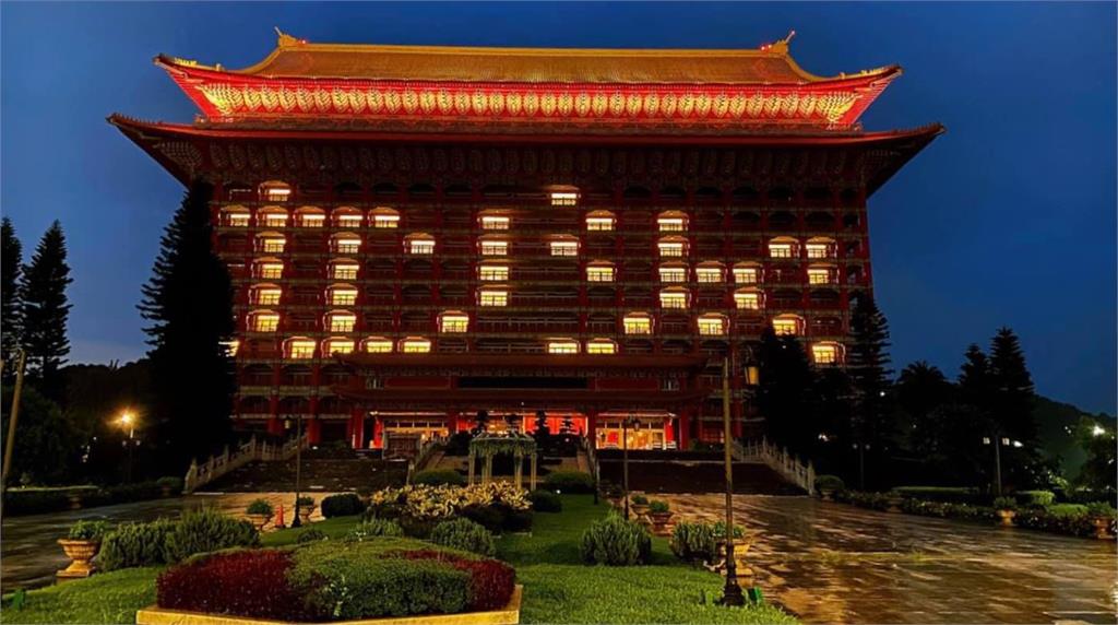 圓山大飯店點燈感謝日本。圖／翻攝自Facebook@圓山大飯店