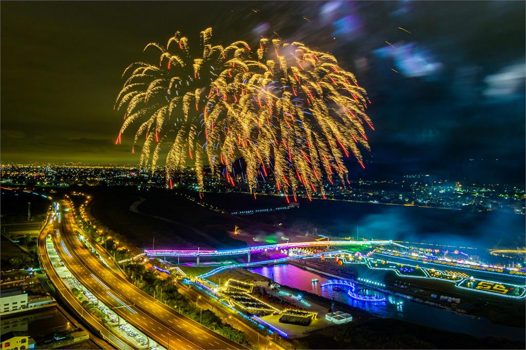 2026南投燈會首推「雙主燈+幻影馬戲團」　九九峰氦氣球樂園隆重登場