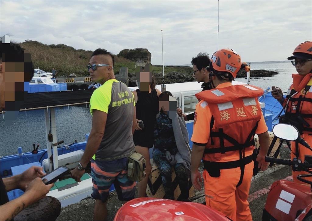 救援人員在台灣最南端發現失蹤女潛客。圖／南部分署第六岸巡隊提供