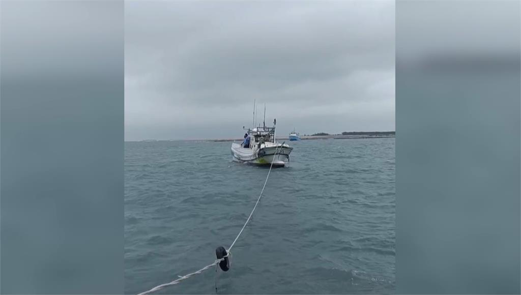 澎湖交通船「白沙之星」傳出擱淺事故。圖／台視新聞