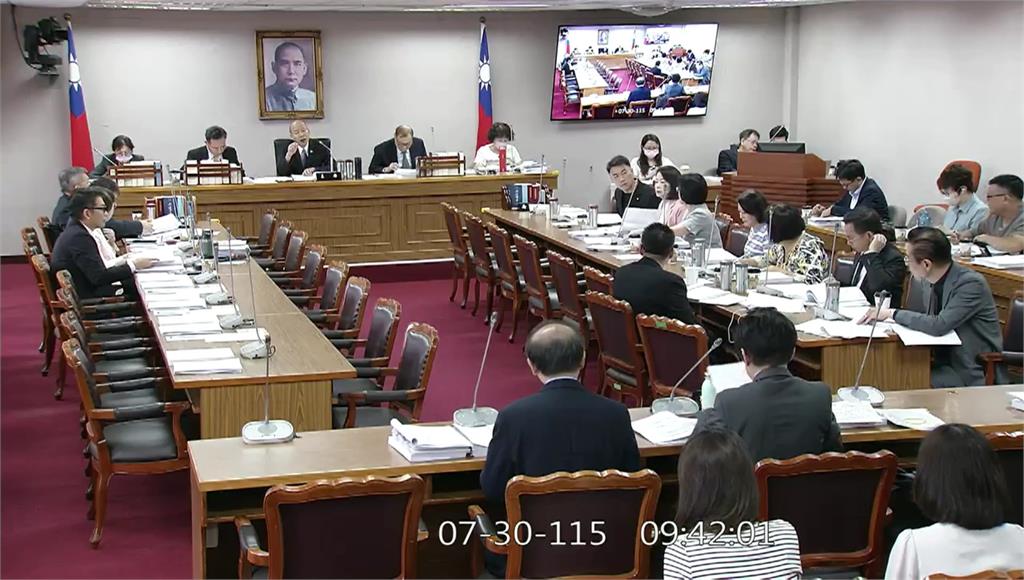 韓國瑜黨團協商動怒！不滿執意發言開嗆藍白2人：這會還要不要開？