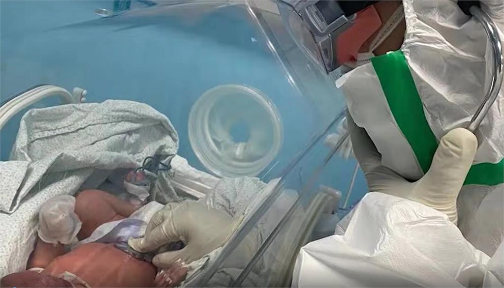 中國武漢出生30個小時的嬰兒出現武漢肺炎確診病例。圖：台視新聞