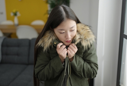 以為保暖卻害命！醫示警「冬天6大習慣」恐誘心梗、中風  穿太緊、到家就洗澡都中