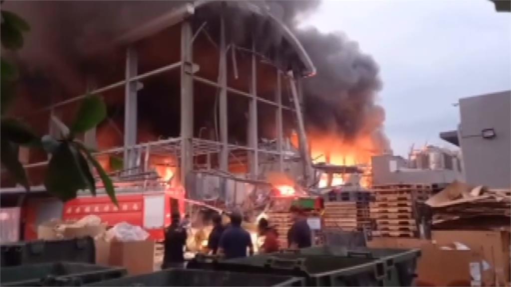 屏東明揚國際工廠火災造成4名消防員殉職。圖／台視新聞（資料畫面）