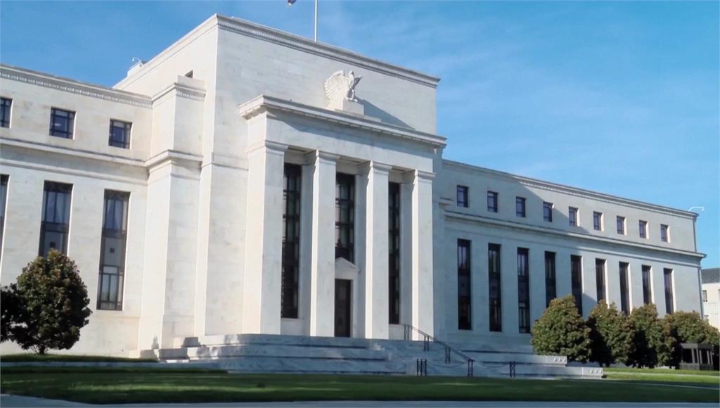 Fed官員放鴿降息機率破8成 美元指數回落99.4