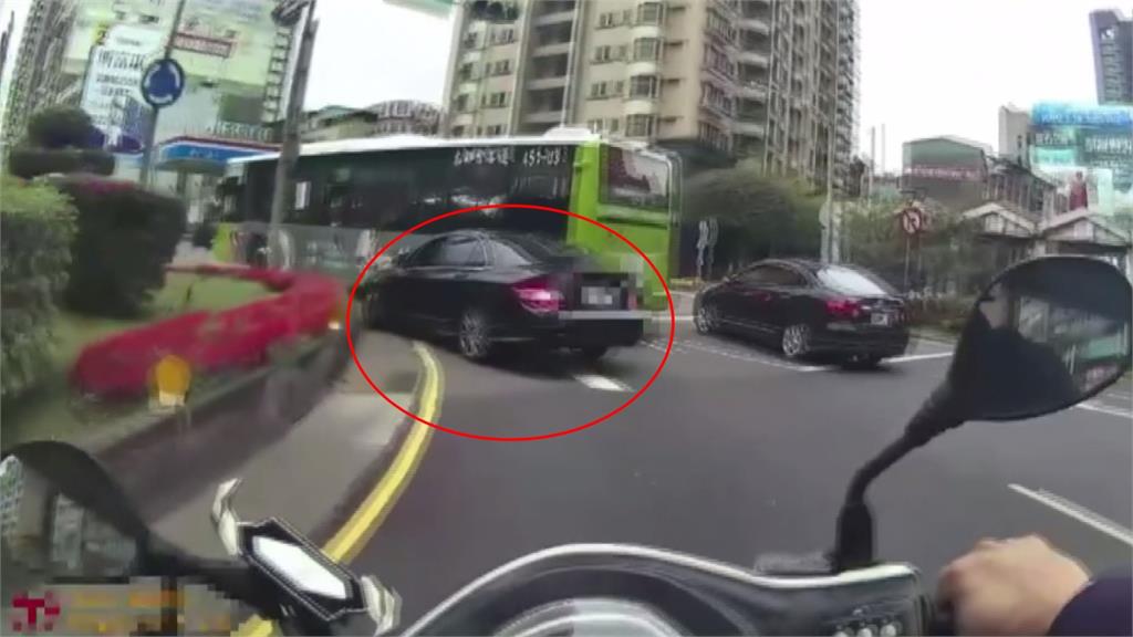 駕駛遭攔查掉落菸彈！警轟2槍攔截 他躲10小時「1原因」主動投案