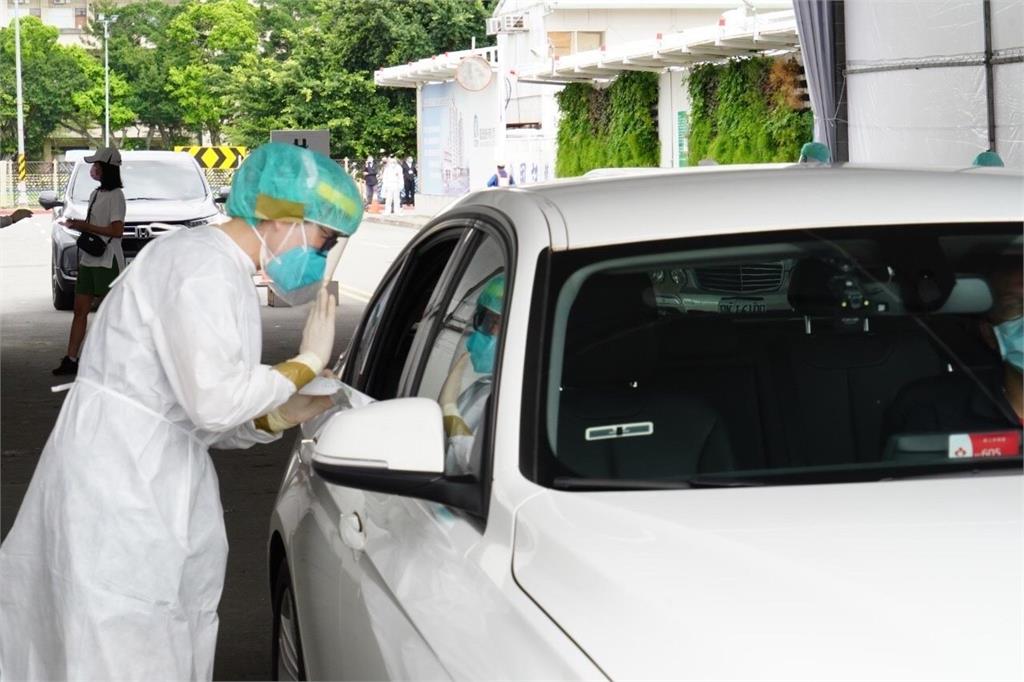 北士科車來速「防疫急門診」。圖／資料照，台北市政府提供