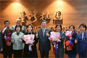 台美關稅15%「鄭麗君率團返台」卓揆親自接機讚：...