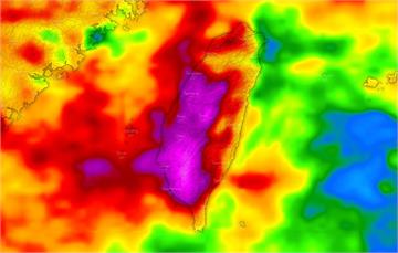 鋒面將至！模擬降雨分布 台灣「一片紫紅」