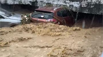 暴雨襲彰化！土石流灌進民宅、車輛遭沖走卡水溝