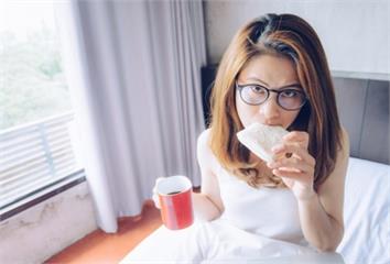 早餐黑咖啡＋三明治超雷！ 營養師激推「這1杯」直...