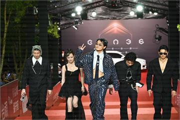 金曲36／美秀集團全員現身紅毯！ 修齊沒缺席也一...