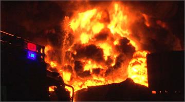 台中橡膠工廠火警濃煙竄天 延燒逾5小時