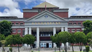 台東護理師東成監獄看診　遭受刑人用「筆刺臉頸」