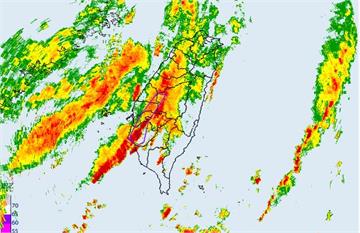 雨勢仍未趨緩　中南部發布豪、大雨特報「大雷雨狂炸...