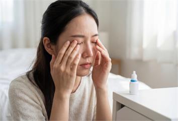 眼睛曬傷「不是當下就會痛」！醫點名4警訊 很多人...