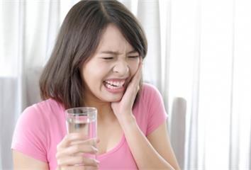 喝冰水、吹涼風導致牙齒一陣痠軟！ 「7原因」造成...