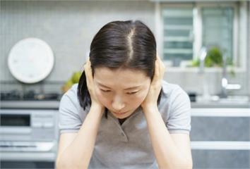 月經不準、常半夜醒？醫揭「更年期前期7大變化」 ...