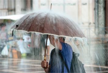 連日大雨濕氣重 中醫提醒「濕邪易困身」12症狀警...