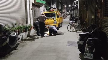 高雄鹽埕區深夜上百戶停電 居民怨好熱