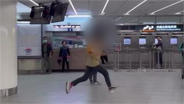 北車再爆驚魂！男情緒失控咆哮「要去中山站」 遭噴...