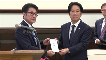 日參議院自民黨議員會長訪台送上花蓮災情善款 賴總...