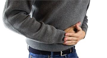胃食道逆流是「胃酸太多」？ 醫曝是「這症狀」導致