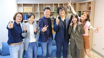 備戰北市長？沈伯洋首現身北市議會拜會同黨議員 透...