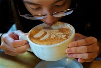 咖啡亂喝恐「缺鐵性貧血」！專家示警 3重點控制份...