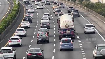 清明連假首日湧現車潮 國道下午8路段壅塞