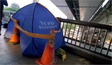 台北車站北三門傳死亡案！ 男子陳屍行人天橋