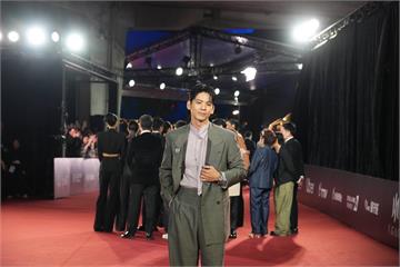 金馬62／帥度爆表！林柏宏灰色西裝現身紅毯 親揭...