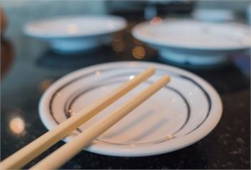「這1種筷子」比馬桶蓋髒7倍！ 醫提醒：筷子用O...