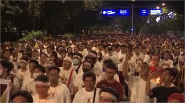 菲律賓「黑耶穌遊行」登場 估8萬人參加