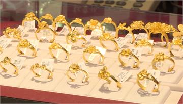 金價失守4400美元 銀樓牌價跌破1萬8近期低