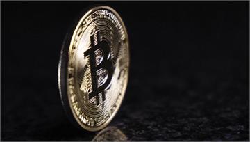 比特幣跌破6.3萬美元 自高點蒸發逾5成