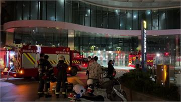 台北大巨蛋深夜火警　2樓商場空調機房起火