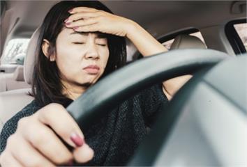 開車突然低血糖怎辦？藥師教「補糖急救步驟」 1情...