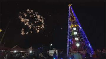 全台最「高」耶誕樹！南投羅娜村點燈吸引上千人潮
