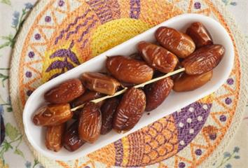 網傳「椰棗是天然胰島素」？醫師澄清：高糖水果無法...